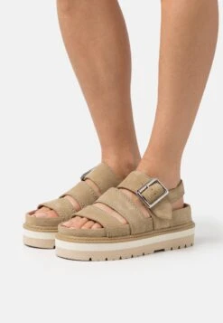 Clarks ORIANNA OVER - Plateausandalette - Dark Sand