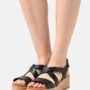 Clarks KIMMEI - Plateausandalette - Black