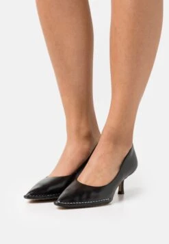Clarks THORNA COURT - Pumps - Black