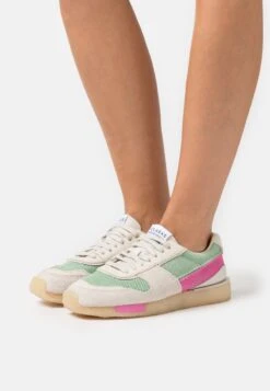 Clarks Originals TORRUN - Sneaker Low - Pink/green Combination