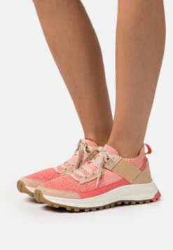 Clarks ATLTREKKNIT WP - Sneaker Low - Peach Combi