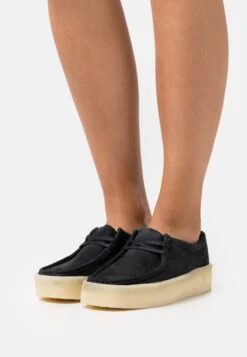 Clarks Originals WALLABEE CUP - Sportlicher Schnürer - Black