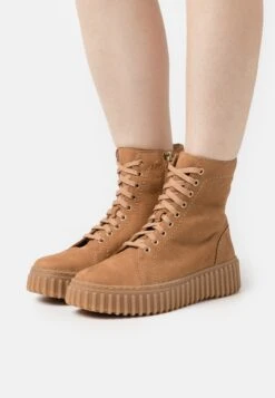 Clarks TORHILL RISE - Schnürstiefelette - Light Tan