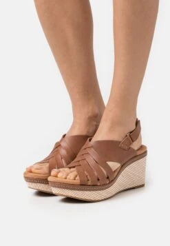 Clarks ELLERI GRACE - Plateausandalette - Tan